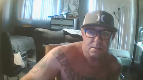 Snapshot of wantitbutyoucanthaveit chatting on December 3, 7:23 pm inittogetitin online show from December 3, 7:23 pm