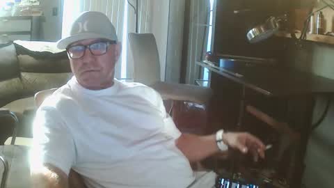 Snapshot of wantitbutyoucanthaveit chatting on December 4, 11:57 pm inittogetitin online show from December 4, 11:57 pm