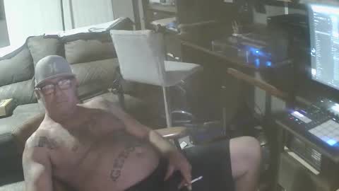 inittogetitin online show from February 6, 10:29 am