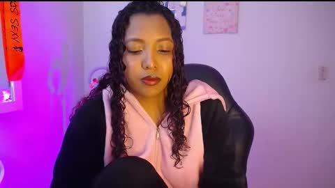 Snapshot of warisgoddes chatting on February 1, 5:28 am EMILY online show from February 1, 5:28 am