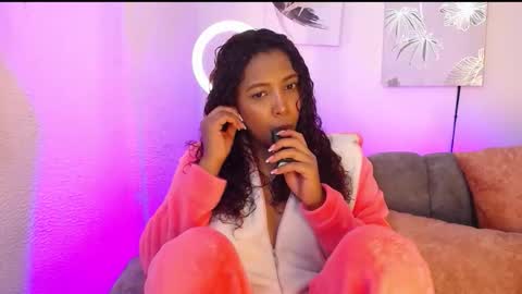 Snapshot of warisgoddes chatting on February 6, 9:12 am EMILY online show from February 6, 9:12 am