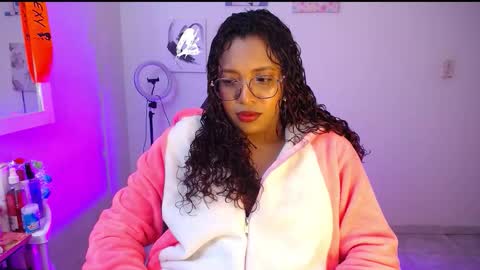 Snapshot of warisgoddes chatting on February 7, 7:39 pm EMILY online show from February 7, 7:39 pm