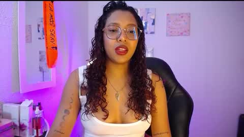 Snapshot of warisgoddes chatting on February 13, 9:38 am EMILY online show from February 13, 9:38 am