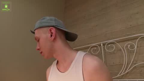 Snapshot of warmwhisp chatting on March 1, 8:33 pm ZID online show from March 1, 8:33 pm