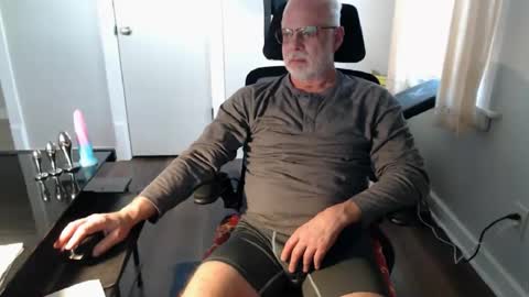 Snapshot of wasted_daze_ chatting on December 13, 7:53 pm wasted_daze_ online show from December 13, 7:53 pm