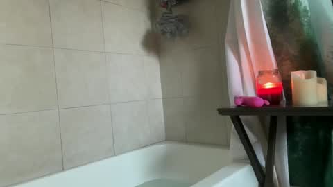 WatchUsFuck69247 online show from January 29, 4:52 pm