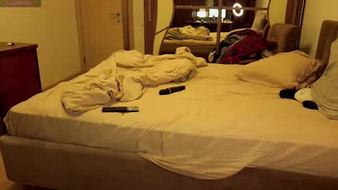 Snapshot of wavy_nights chatting on December 5, 8:00 pm Mina online show from December 5, 8:00 pm