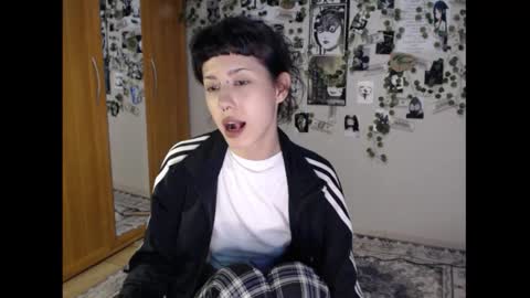 Snapshot of wavy_nights chatting on September 8, 9:58 pm Mina online show from September 8, 9:58 pm