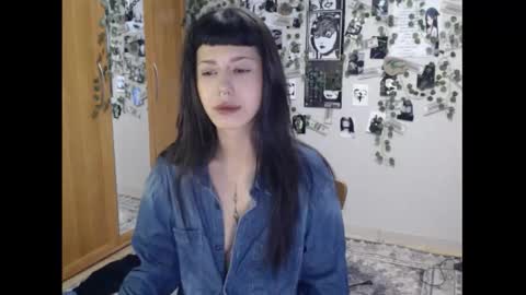 Snapshot of wavy_nights chatting on September 19, 3:19 am Mina online show from September 19, 3:19 am