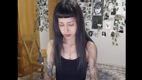 Snapshot of wavy_nights chatting on September 30, 1:43 am Mina online show from September 30, 1:43 am