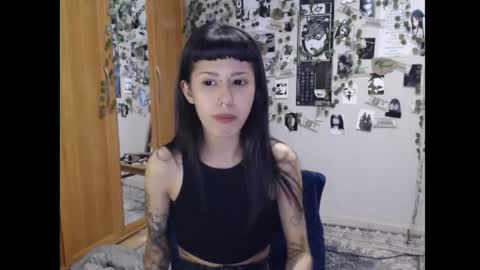 Snapshot of wavy_nights chatting on October 10, 8:19 pm Mina online show from October 10, 8:19 pm