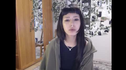 Snapshot of wavy_nights chatting on October 17, 4:20 pm Mina online show from October 17, 4:20 pm