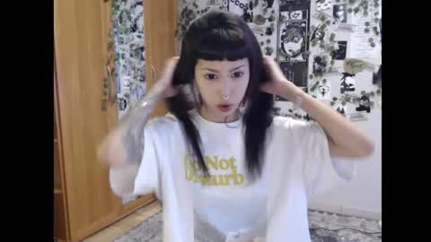 Snapshot of wavy_nights chatting on October 18, 11:33 am Mina online show from October 18, 11:33 am