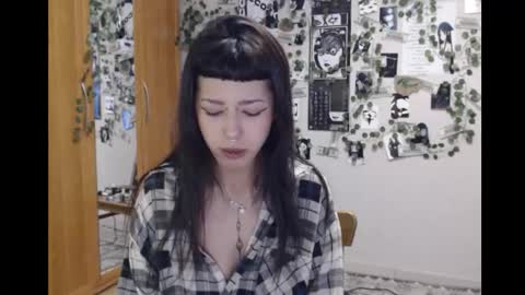 Snapshot of wavy_nights chatting on October 25, 4:57 pm Mina online show from October 25, 4:57 pm