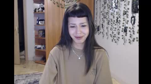 Snapshot of wavy_nights chatting on October 27, 6:50 am Mina online show from October 27, 6:50 am