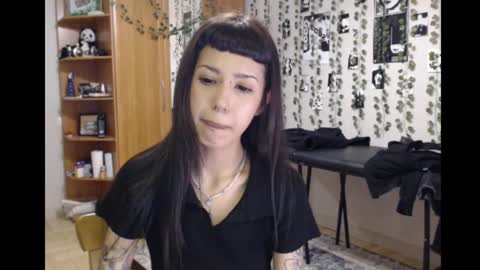 Snapshot of wavy_nights chatting on October 30, 10:10 pm Mina online show from October 30, 10:10 pm