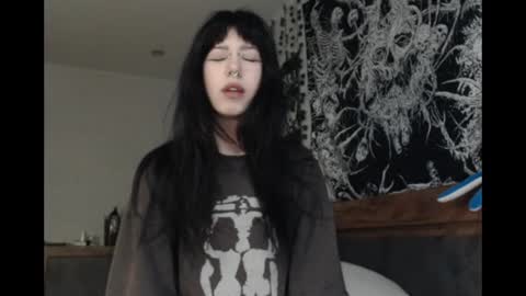 Snapshot of wavy_nights chatting on June 26, 7:40 pm Mina online show from June 26, 7:40 pm