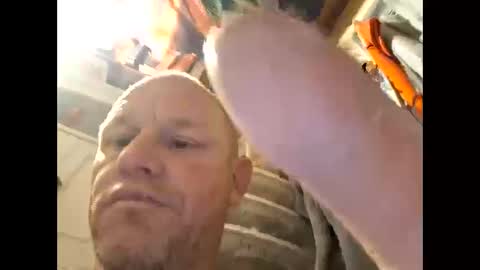 Snapshot of wcnmail24 chatting on December 22, 3:33 pm wcnmail24 online show from December 22, 3:33 pm