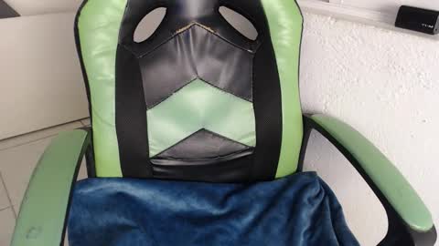 Trixie 3 online show from November 1, 5:04 pm