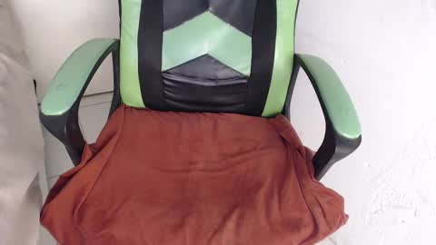 Trixie 3 online show from January 9, 3:26 pm