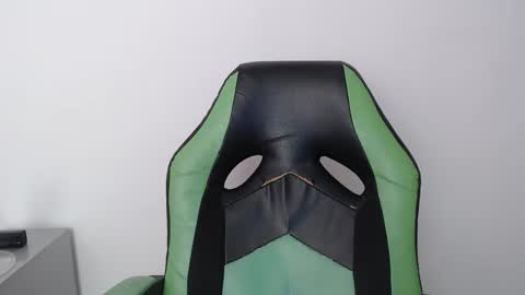 Trixie 3 online show from February 27, 1:33 pm