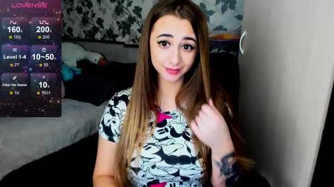 Maya online show from December 12, 4:04 am