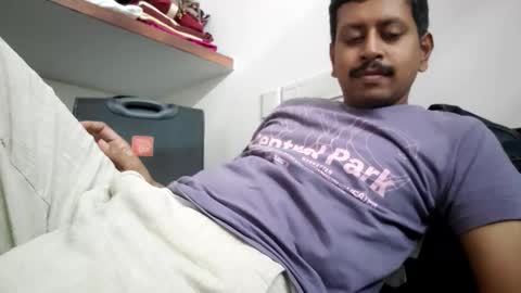 Snapshot of wearcondom chatting on December 4, 11:41 am sexyguy online show from December 4, 11:41 am