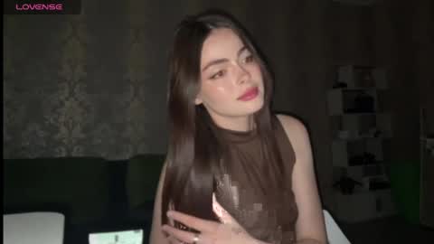 Snapshot of weareyoursun chatting on July 24, 4:49 pm Alice online show from July 24, 4:49 pm
