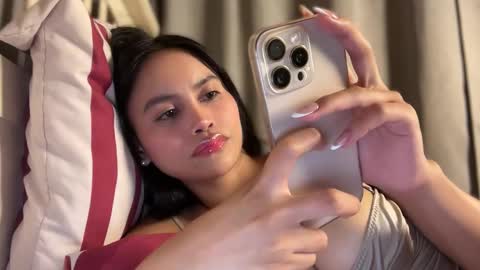 Snapshot of webcammaggie chatting on October 6, 5:43 pm Maggie online show from October 6, 5:43 pm