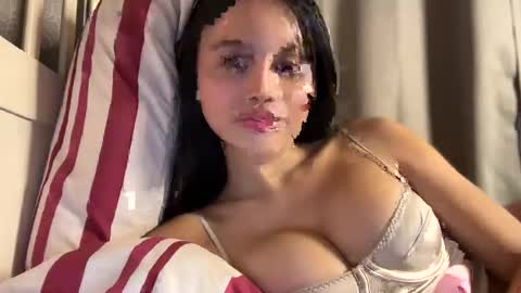 Snapshot of webcammaggie chatting on October 26, 3:29 pm Maggie online show from October 26, 3:29 pm