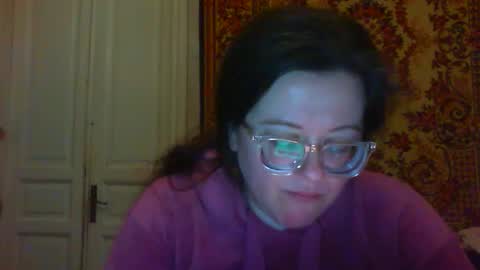 Snapshot of webgirl2 chatting on February 19, 10:50 pm Marina online show from February 19, 10:50 pm