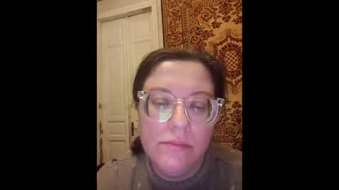 Snapshot of webgirl2 chatting on March 1, 4:09 pm Marina online show from March 1, 4:09 pm