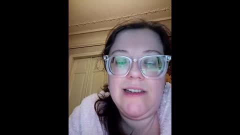Snapshot of webgirl2 chatting on March 19, 8:24 pm Marina online show from March 19, 8:24 pm