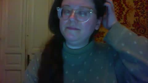 Snapshot of webgirl2 chatting on April 1, 4:59 pm Marina online show from April 1, 4:59 pm