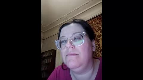 Snapshot of webgirl2 chatting on April 5, 9:56 pm Marina online show from April 5, 9:56 pm