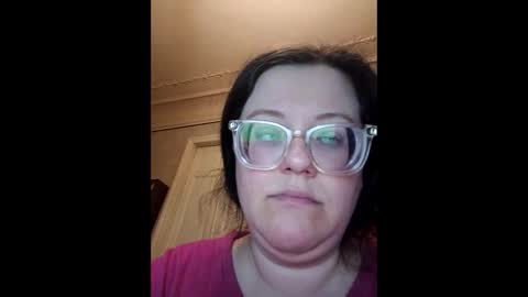 Snapshot of webgirl2 chatting on April 15, 10:32 pm Marina online show from April 15, 10:32 pm