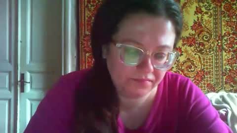 Snapshot of webgirl2 chatting on April 17, 12:30 pm Marina online show from April 17, 12:30 pm