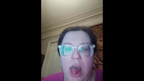 Snapshot of webgirl2 chatting on April 18, 8:53 pm Marina online show from April 18, 8:53 pm