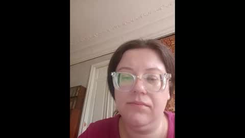 Snapshot of webgirl2 chatting on April 19, 12:15 pm Marina online show from April 19, 12:15 pm