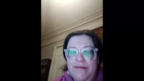 Snapshot of webgirl2 chatting on April 22, 10:33 pm Marina online show from April 22, 10:33 pm