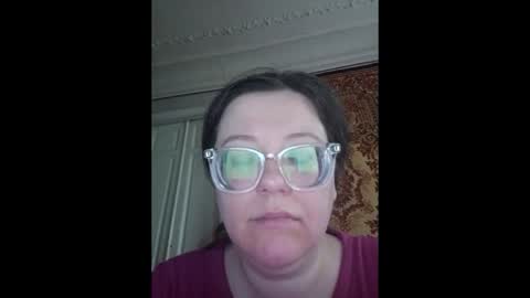 Snapshot of webgirl2 chatting on May 18, 3:29 pm Marina online show from May 18, 3:29 pm
