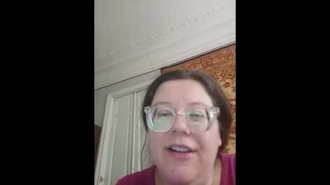 Snapshot of webgirl2 chatting on May 28, 1:19 pm Marina online show from May 28, 1:19 pm