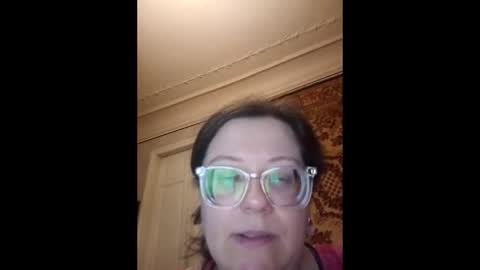 Snapshot of webgirl2 chatting on June 8, 9:15 pm Marina online show from June 8, 9:15 pm