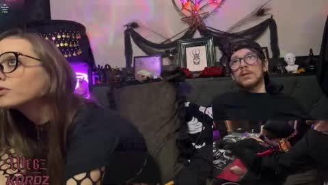 Snapshot of webz_and_kordz chatting on March 22, 7:01 am WebzKordz online show from March 22, 7:01 am