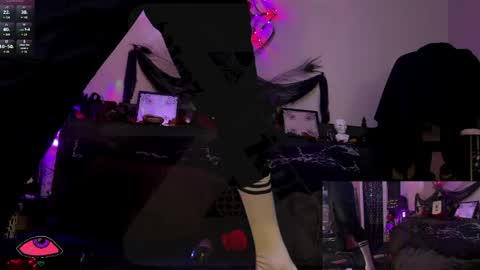 Snapshot of webz_and_kordz chatting on March 24, 5:45 am WebzKordz online show from March 24, 5:45 am