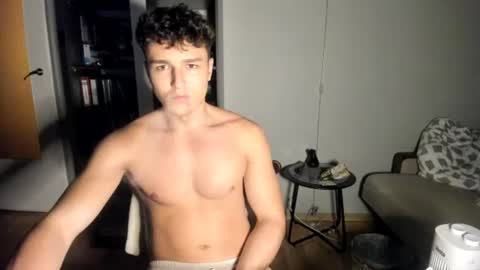 wee_willy_winky online show from June 24, 11:26 pm