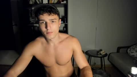 wee_willy_winky online show from June 26, 12:37 am