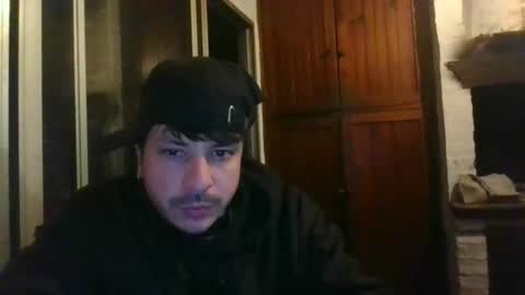 Snapshot of weedlover66 chatting on June 18, 4:35 am weedlover online show from June 18, 4:35 am