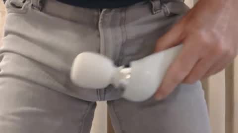 Snapshot of weewill7204 chatting on February 7, 12:03 am Will online show from February 7, 12:03 am