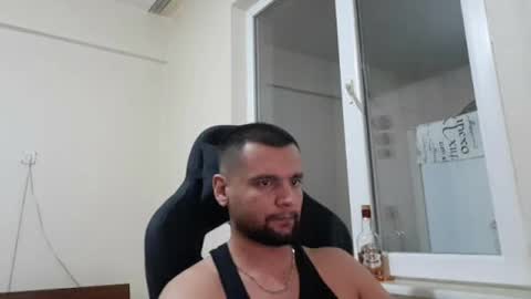 Snapshot of weezing442 chatting on December 9, 9:16 pm alp online show from December 9, 9:16 pm